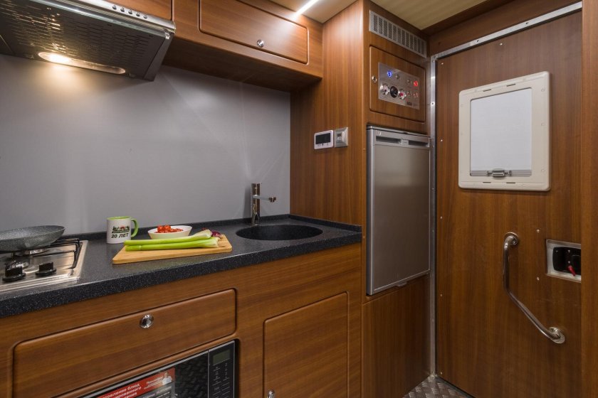 КАМАЗ 43118 автодом