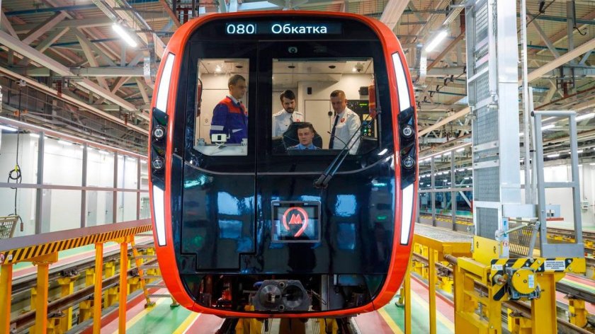 Поезд метро москва 2020