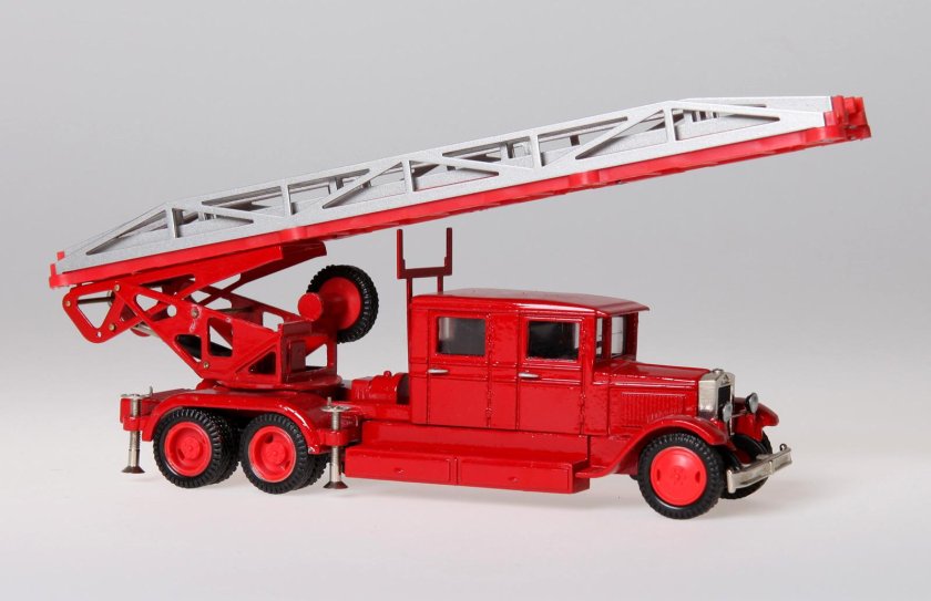 Автолестница из бумаги