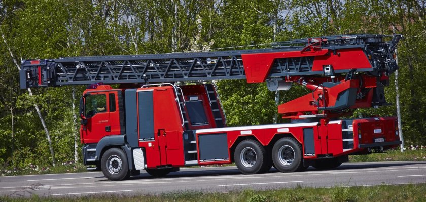 Самая большая автолестница пожарная в мире