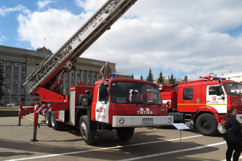 Автолестница пожарная ал-60 Tatra-t815