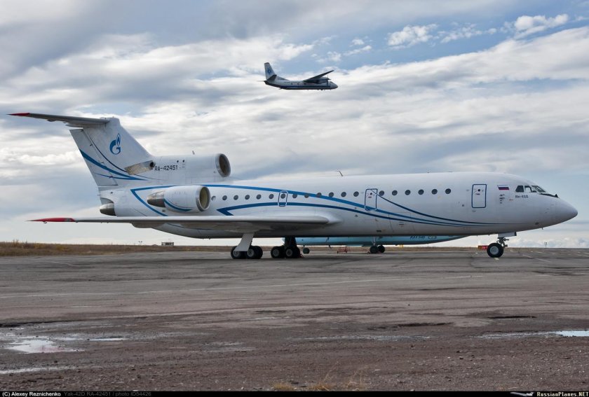 Як 42 Газпромавиа