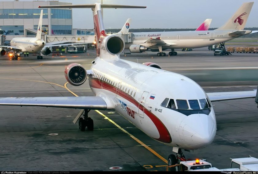 Як-42 пассажирский