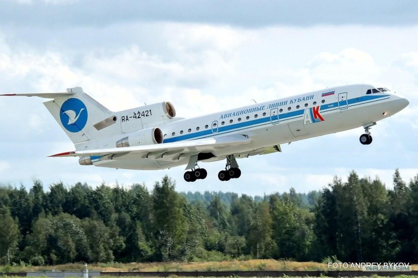 Самолёт як-42