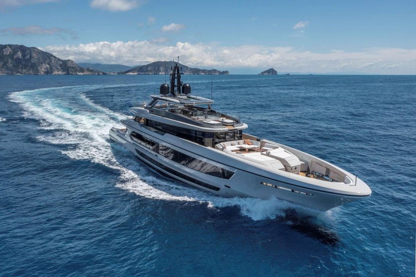 Sanlorenzo yacht 64 steel attila