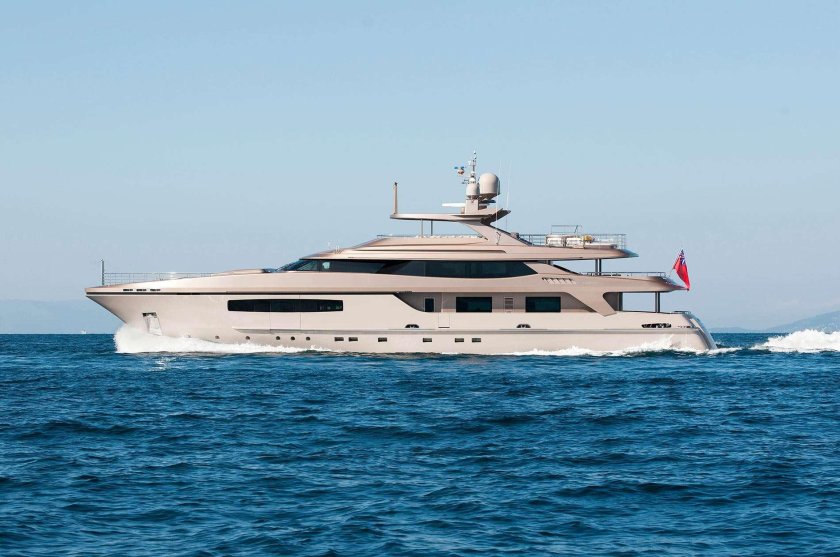 Яхта Baglietto 43m