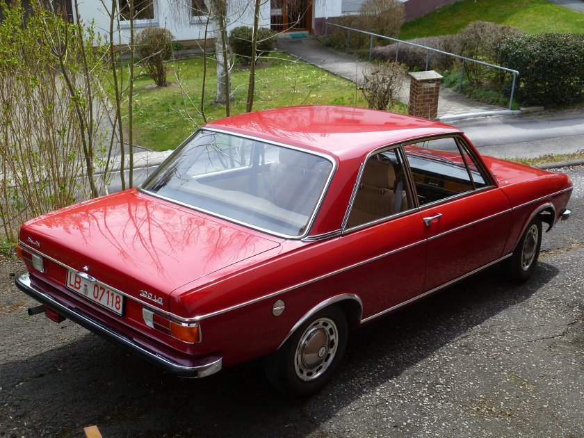 Audi 100 c1
