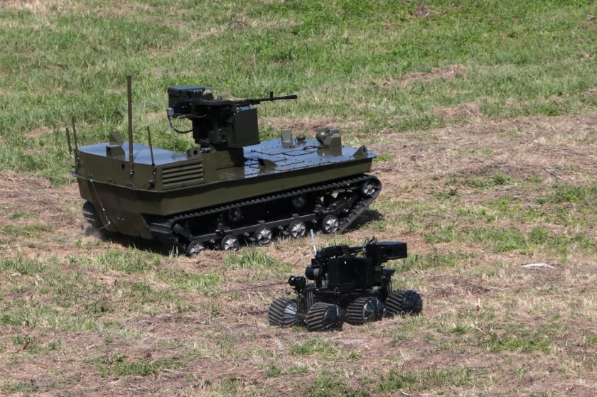 Робот танк Уран 9