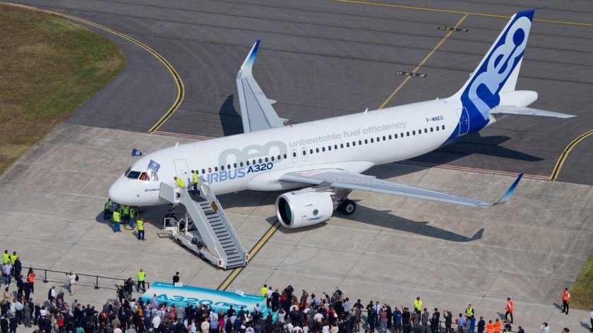 Airbus a320neo самолет