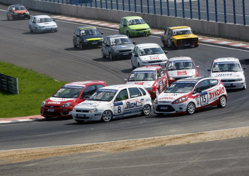 Российские автомобили для кольцевых гонок