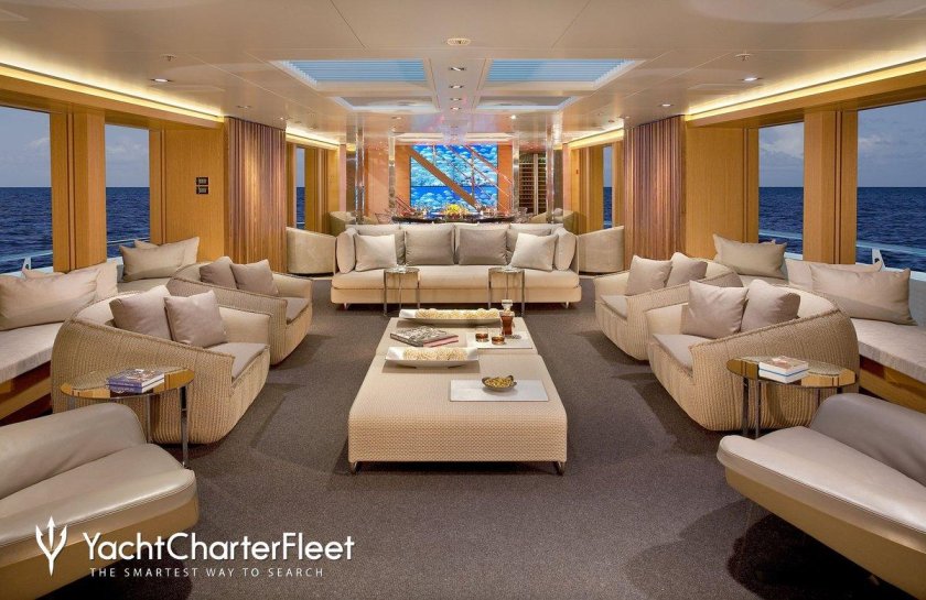 Мега яхта Аззам