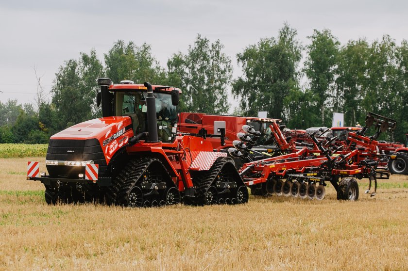 Кейс и Нью Холланд