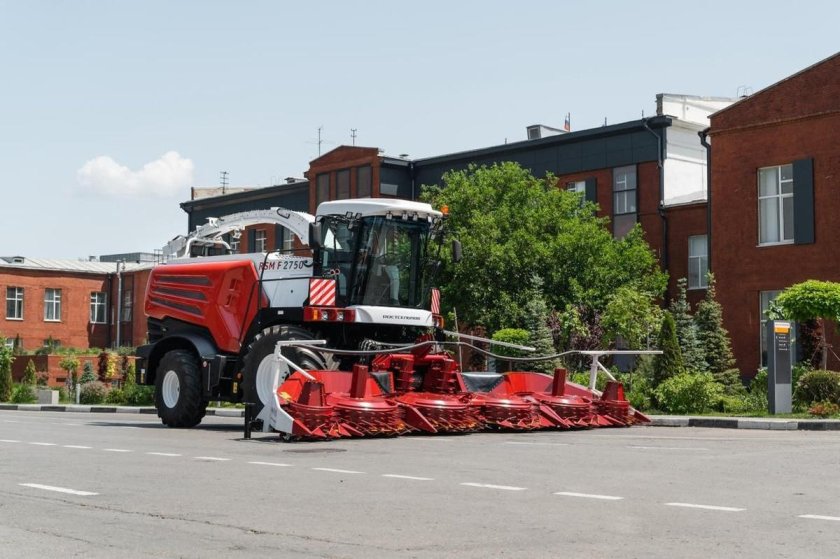 Кормоуборочный комбайн ростсельмаш