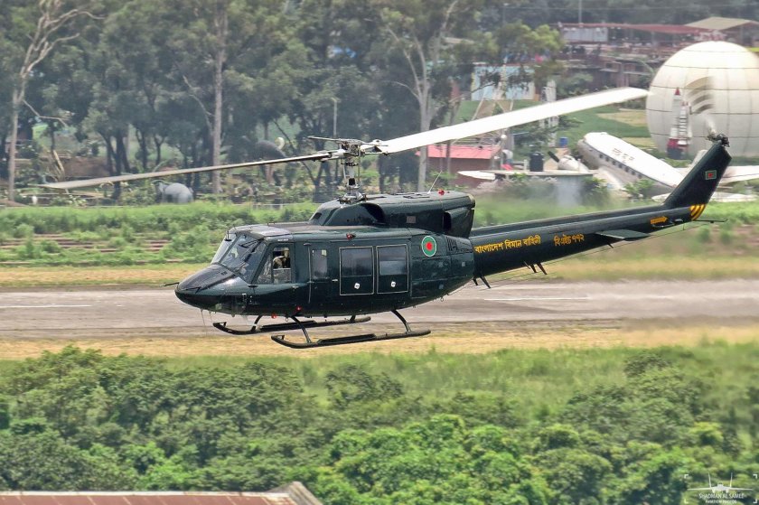 Белл 212 вертолет