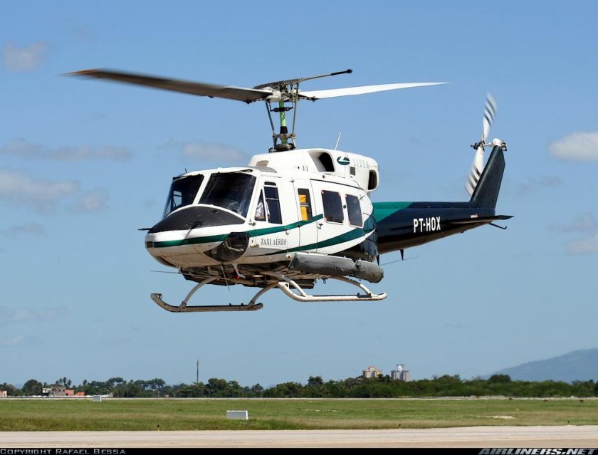 Белл 212 вертолет