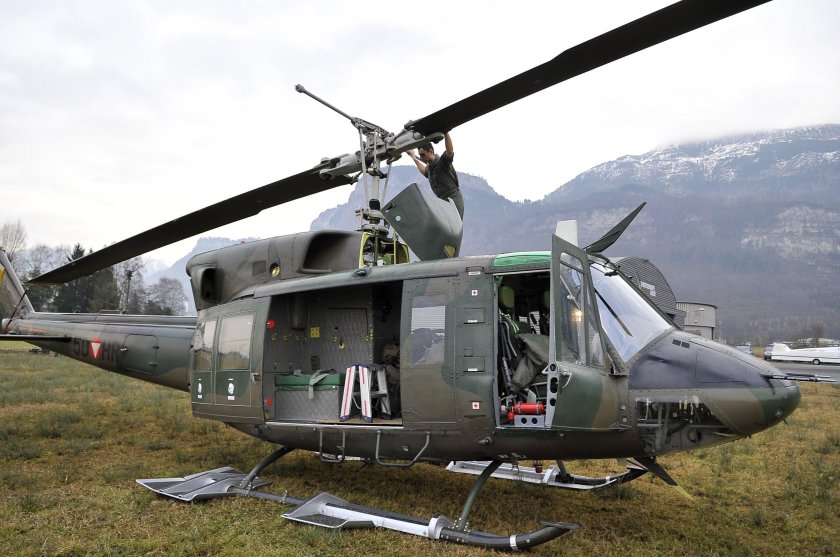 Bell uh-1 Iroquois кабина