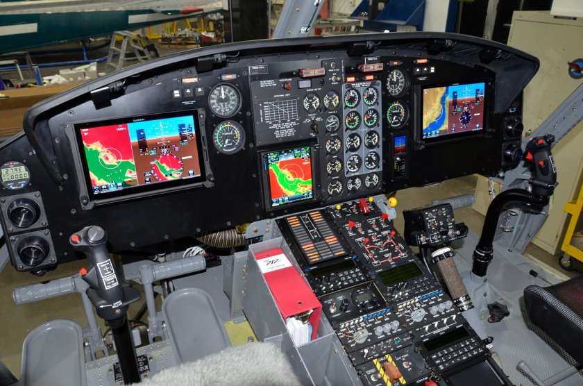 Bell 212 Cockpit
