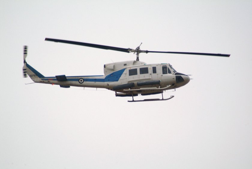 Белл 212 вертолет