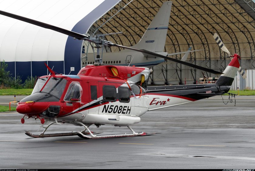 Белл 212 вертолет