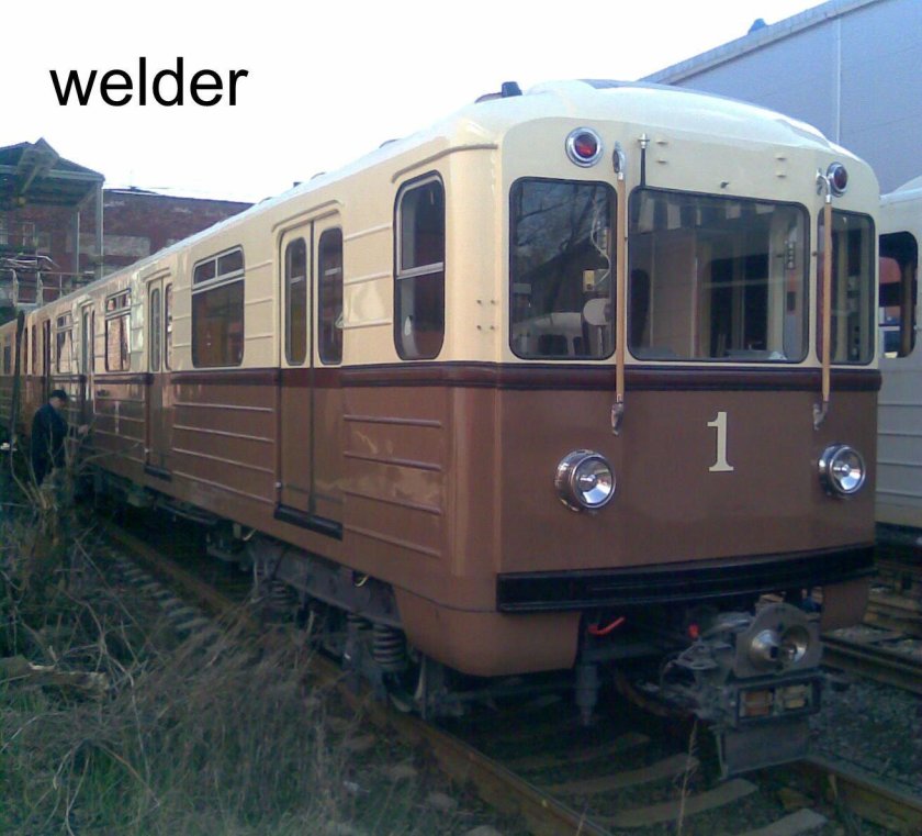 Метровагон 81-715