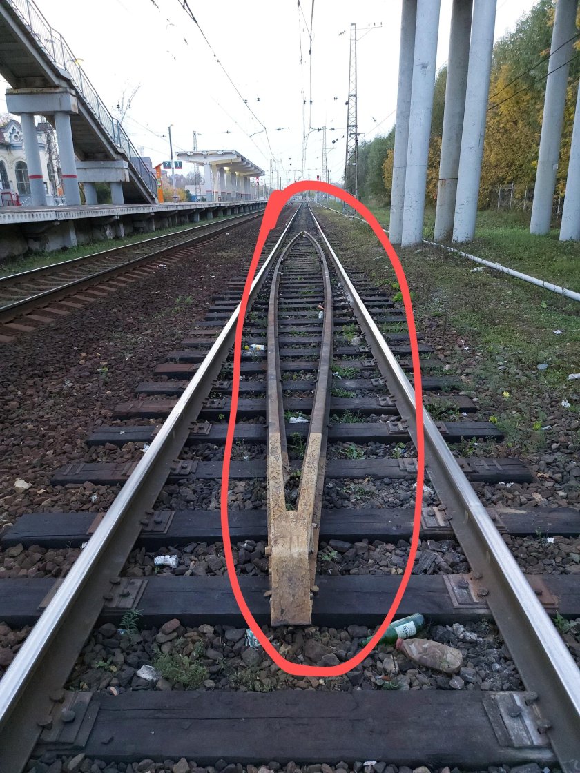 Стрелка на ЖД путях