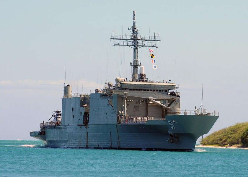 Австралийский танкодесантный корабль l126 Balikpapan