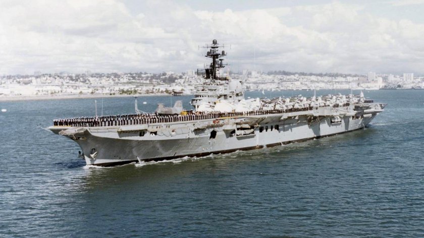 Авианосец Мельбурн