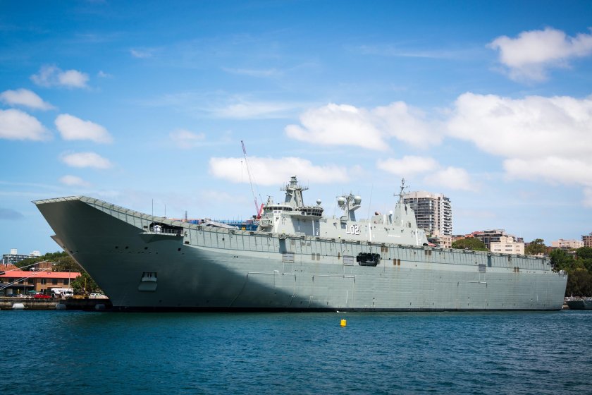 HMAS Canberra (l02)