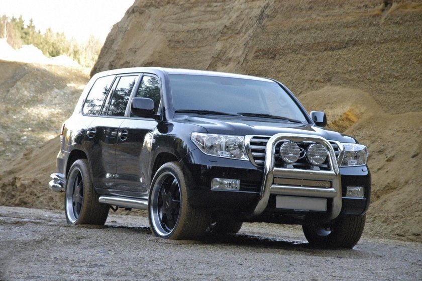 Toyota land cruiser 200 tuning