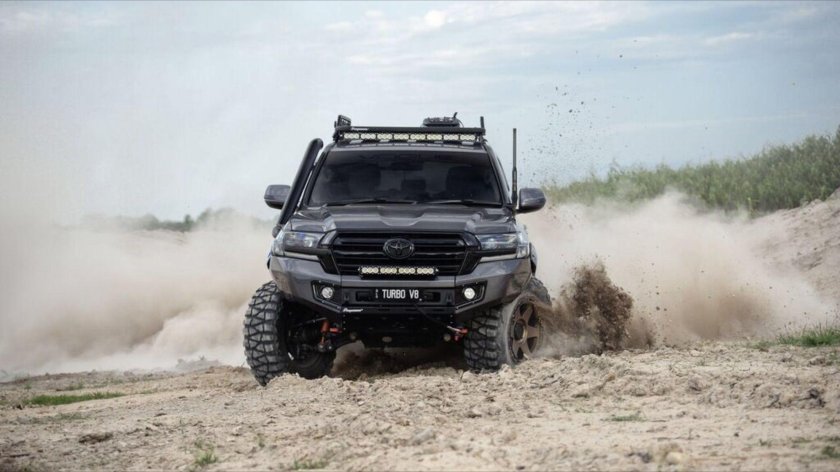 Toyota Land Cruiser 200 off Road