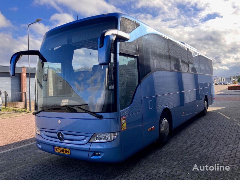 Автобус mercedes benz travego