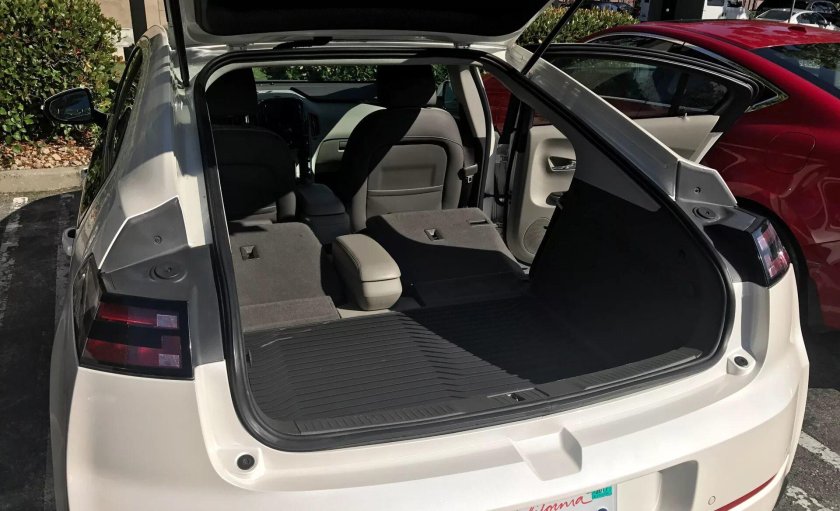 Шевроле вольт багажник