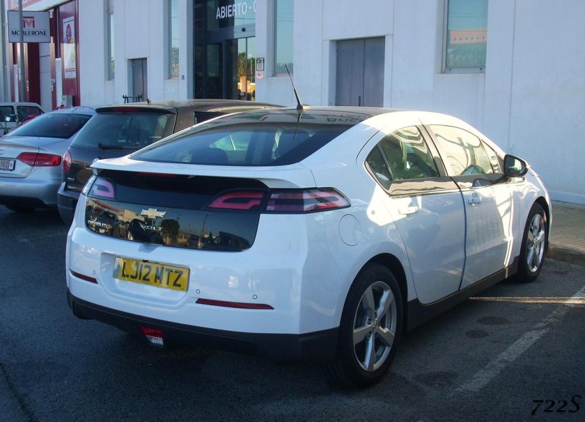 Шевроле вольт 2 белый