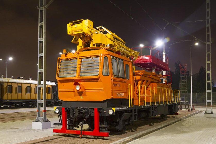 Адм-1 автомотриса