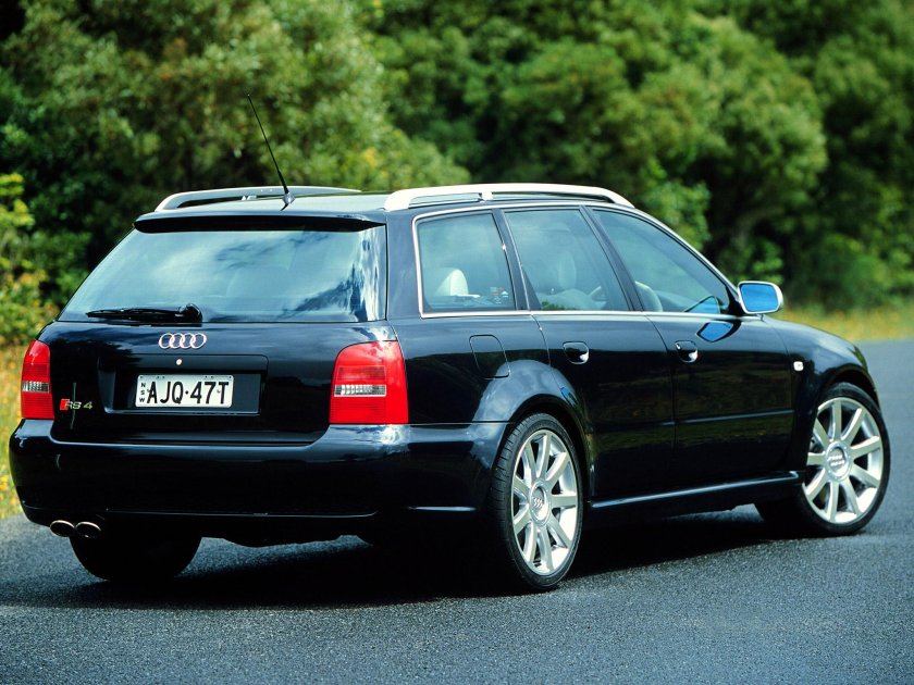 Ауди рс4 Авант 2000