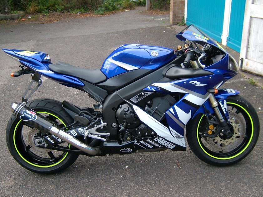 Yamaha r1