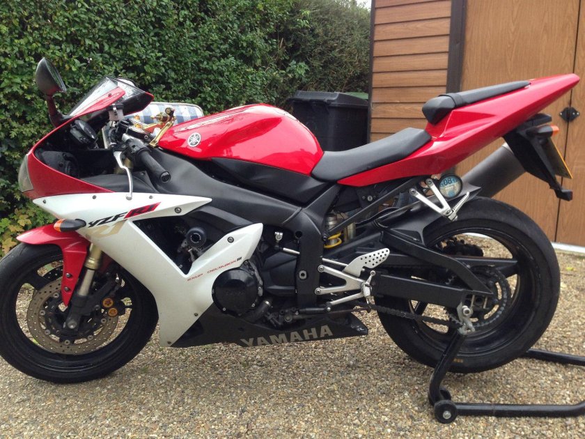 Yamaha r1 2002