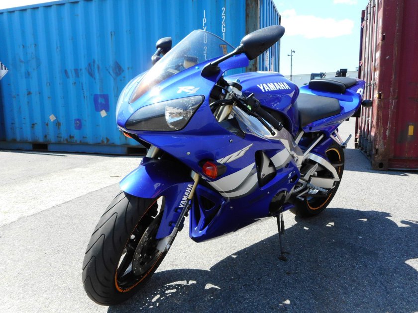 Yamaha r1 2000