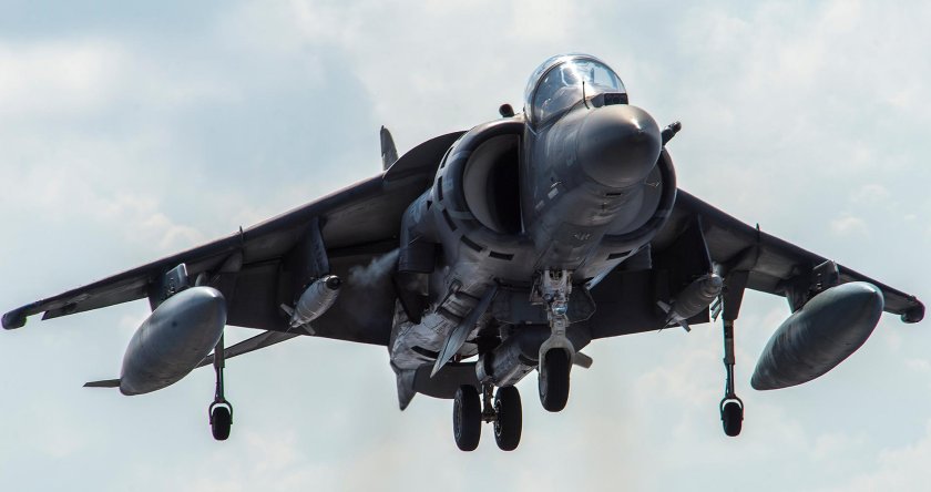 Харриер истребитель