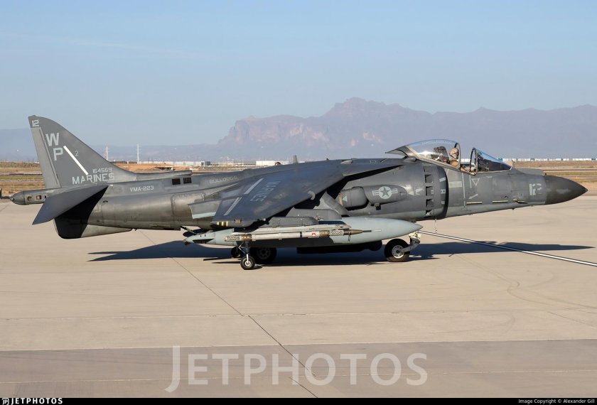 Av-8 harrier ii