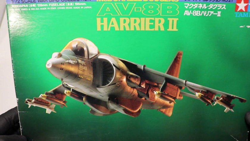 Сборная модель Astra &amp; Craft сделай сам. Самолет