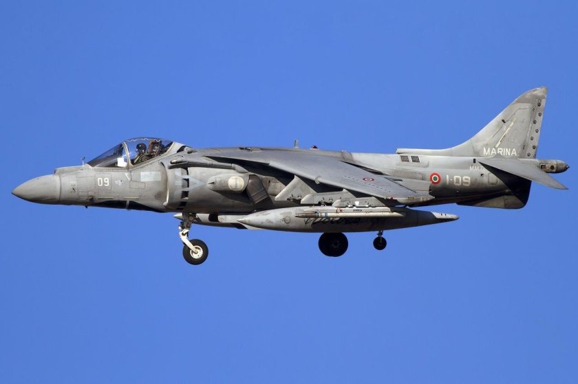 Av 8 Harrier 2