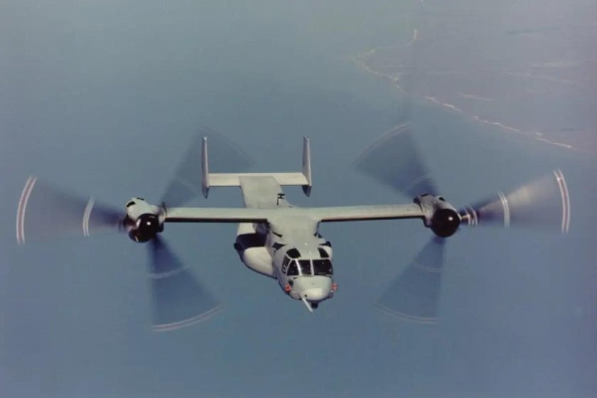 Американский самолет с винтом сзади