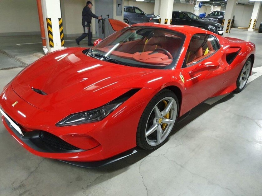Ferrari f8 Spider 3.9 AMT, 2021 внутри