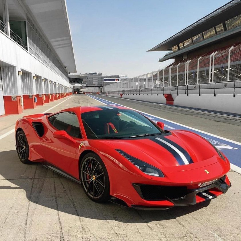 Ferrari 488 2021