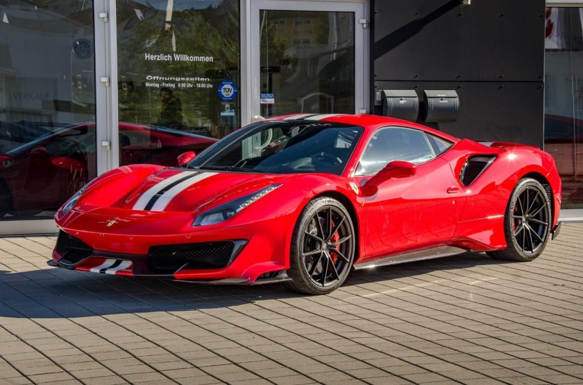 Феррари 488 писта