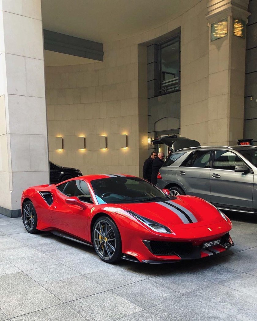 Ferrari 488