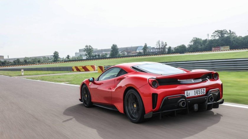 Феррари 488 писта