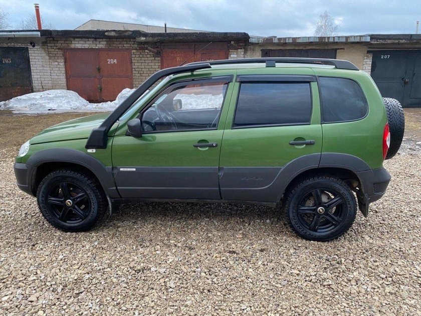 Нива шевроле зеленая