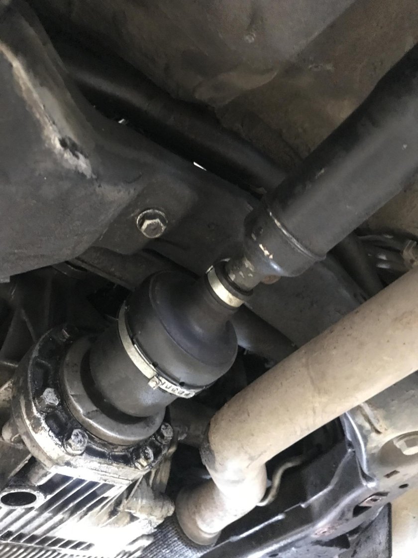 Пыльник переднего шарнира карданного вала Опель Мокка